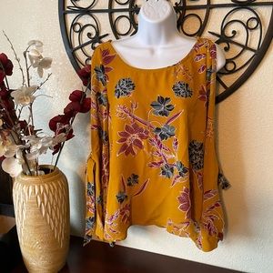 Long Sleeve top by Shyanne!  Worn 1 time!!
